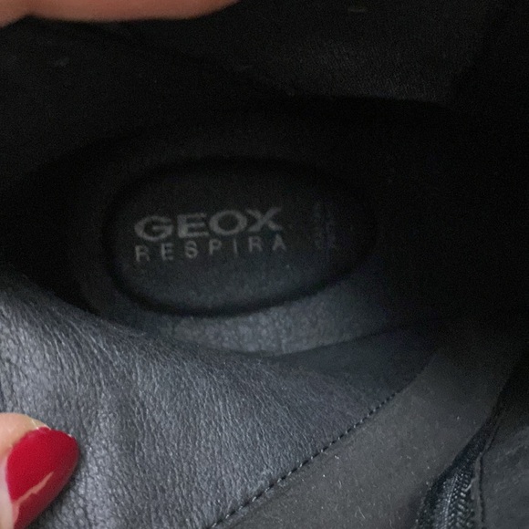 Geox Respira black leather, heeled booties in size 9 - Picture 4 of 6